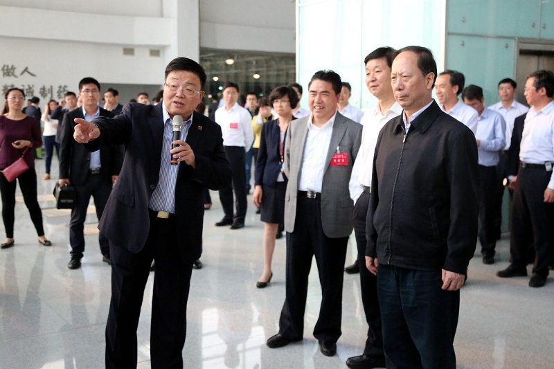 聚焦智能造作 助推产业升级——全省沿海工作会议与会辅导莅临IM体育调研